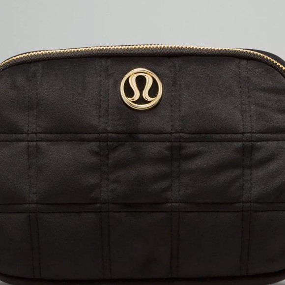 2305/06/08 NWT LLL Everywhere Belt Bag 1L Quilted Velour in blk/Gold (SOLD OUT) - Picture 5 of 5